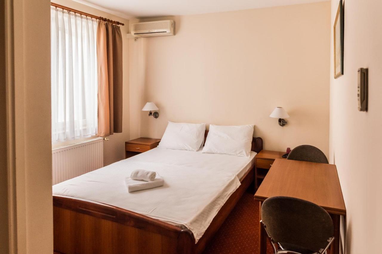 Hotel Carlstadt Karlovac Exteriér fotografie